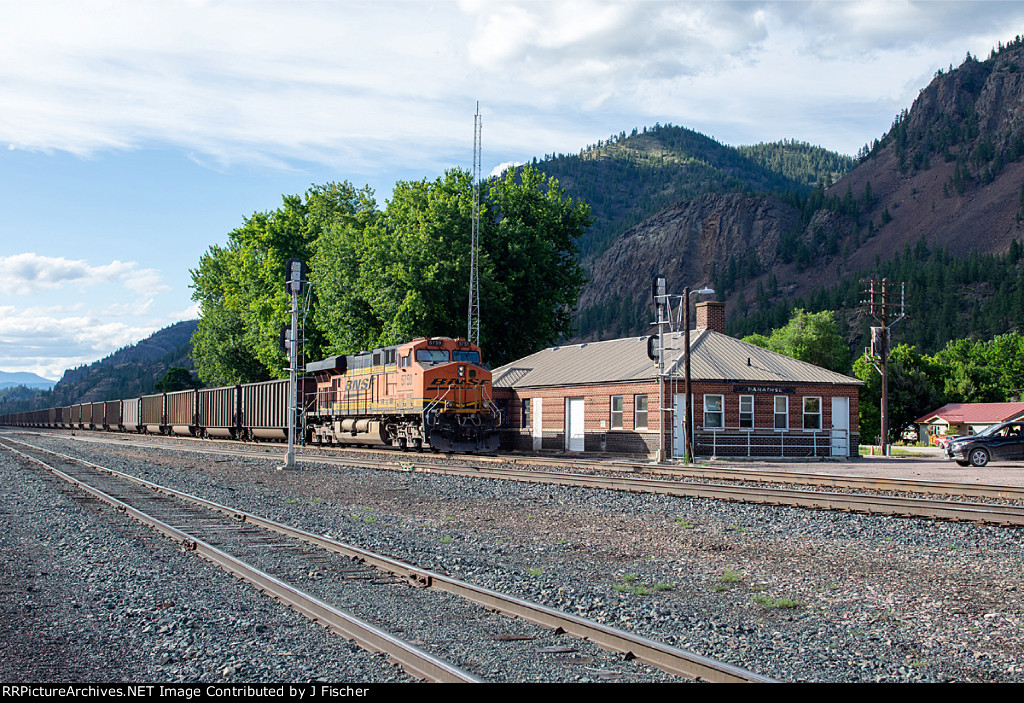 BNSF 5759